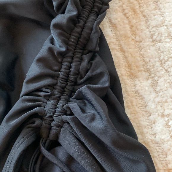 LOFT Black Women's Shirred Side Tie
One-Piece Swimsuit NWT Women's
Size S - Picture 7 of 14